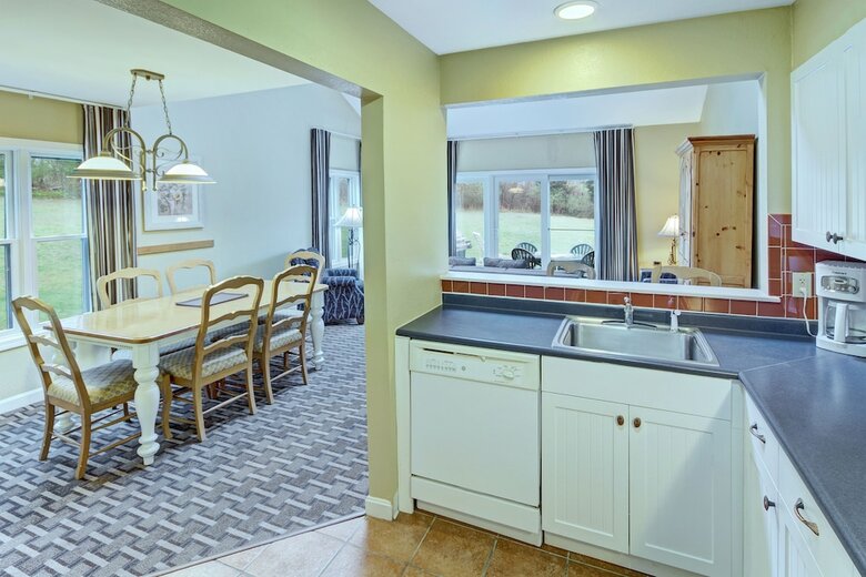 Hotel Wyndham Newport Overlook