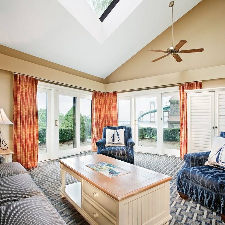 Hotel Wyndham Newport Overlook
