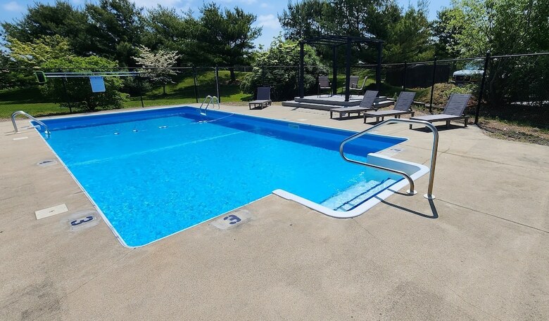 Hotel Ambassador Inn & Suites