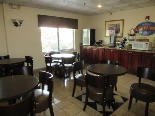 Hotel Baymont By Wyndham Columbia Fort Jackson