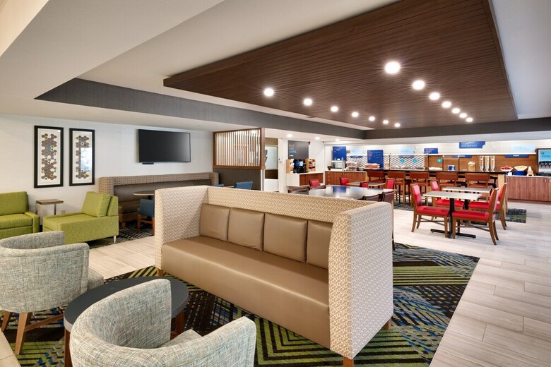 Hotel Holiday Inn Express & Suites Mitchell