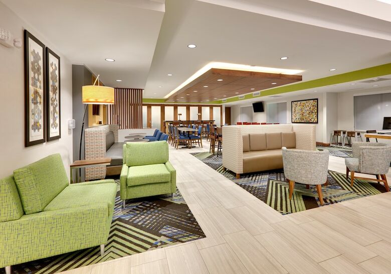 Hotel Holiday Inn Express & Suites Mitchell