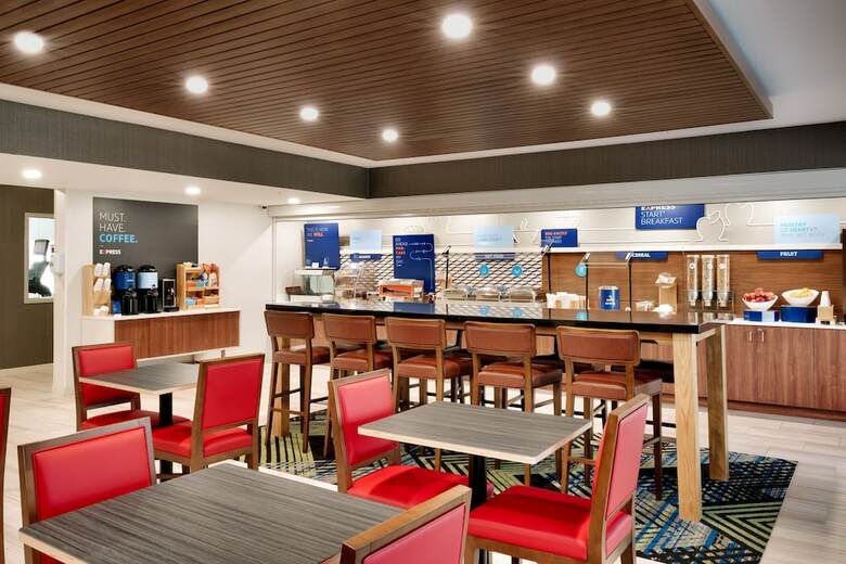 Hotel Holiday Inn Express & Suites Mitchell