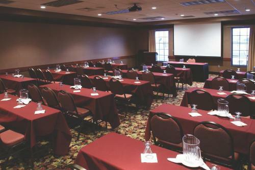Best Western Ramkota Hotel Watertown