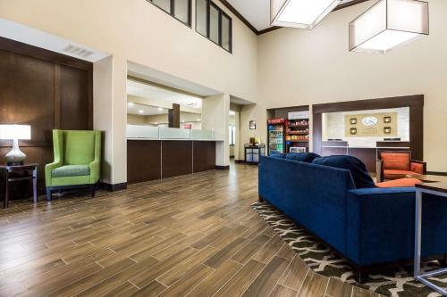 Hotel Comfort Suites - Sioux Falls