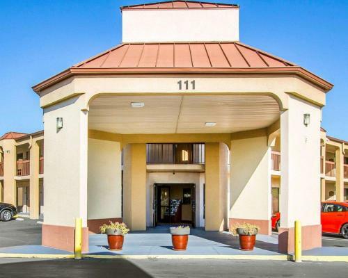 Hotel Rodeway Inn & Suites North Clarksville