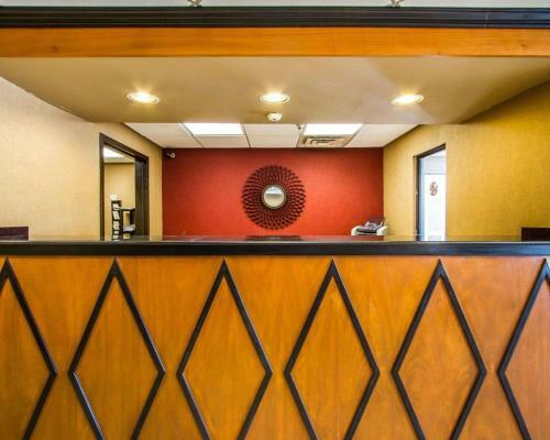 Hotel Rodeway Inn & Suites North Clarksville