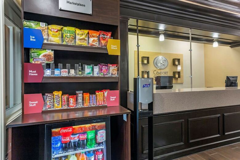 Hotel Comfort Suites At Rivergate Mall