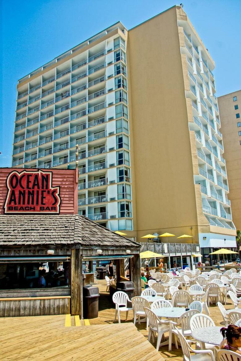 Hotel Sands Ocean Club