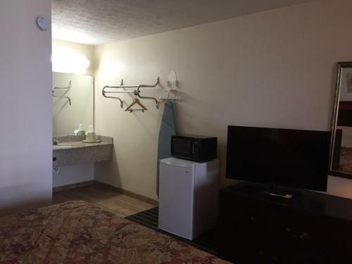 Motel Parkway Inn