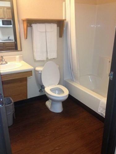 Hotel Inland Suites Lamar