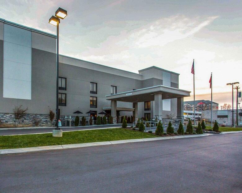 Hotel Quality Suites Nashville Airport