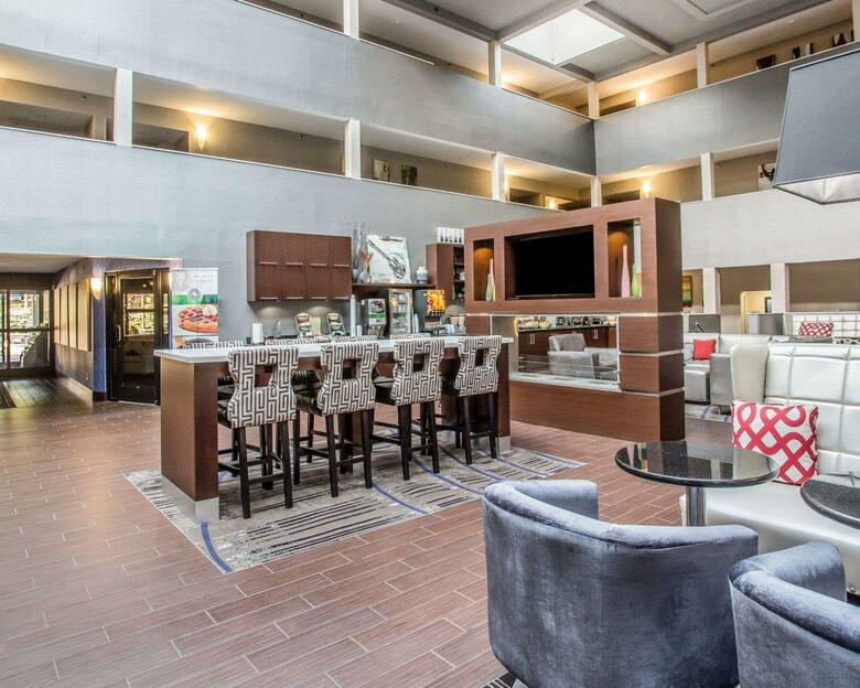 Hotel Quality Suites Nashville Airport