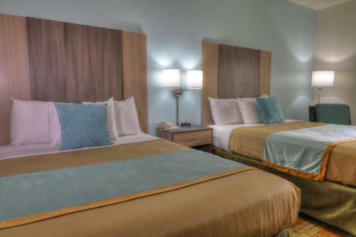 Hotel Pigeon River Inn