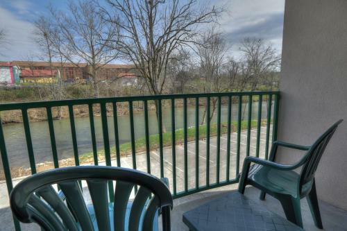 Hotel Pigeon River Inn