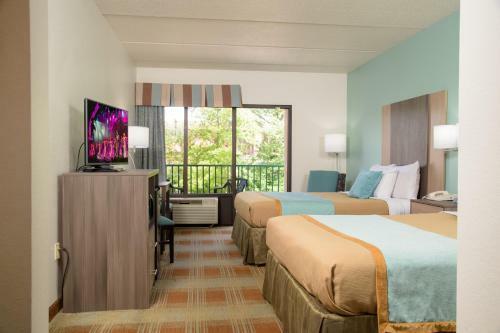 Hotel Pigeon River Inn