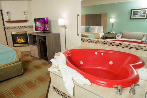 Hotel Pigeon River Inn