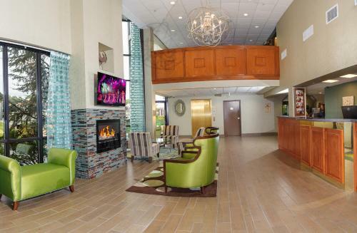 Hotel Pigeon River Inn