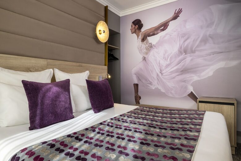 Hotel Nude Paris - Color Vision