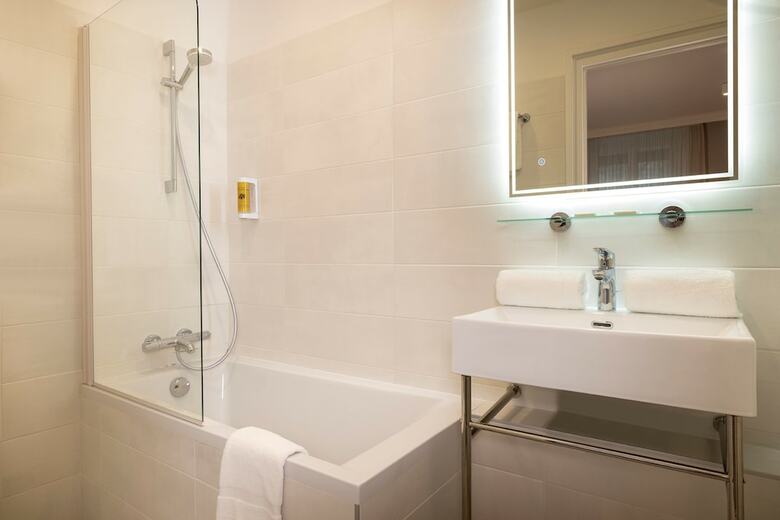 Hotel Nude Paris - Color Vision