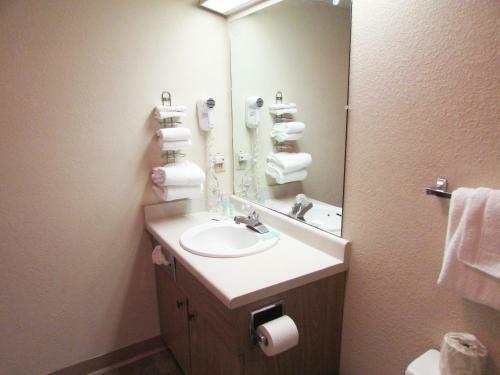 Arbors At Island Landing Hotel & Suites