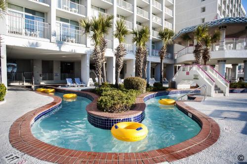 Hotel Crown Reef Beach Resort And Waterpark