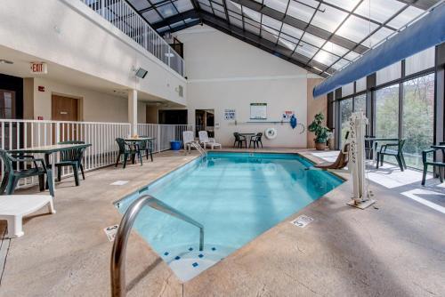 Hotel River Bend Inn - Pigeon Forge
