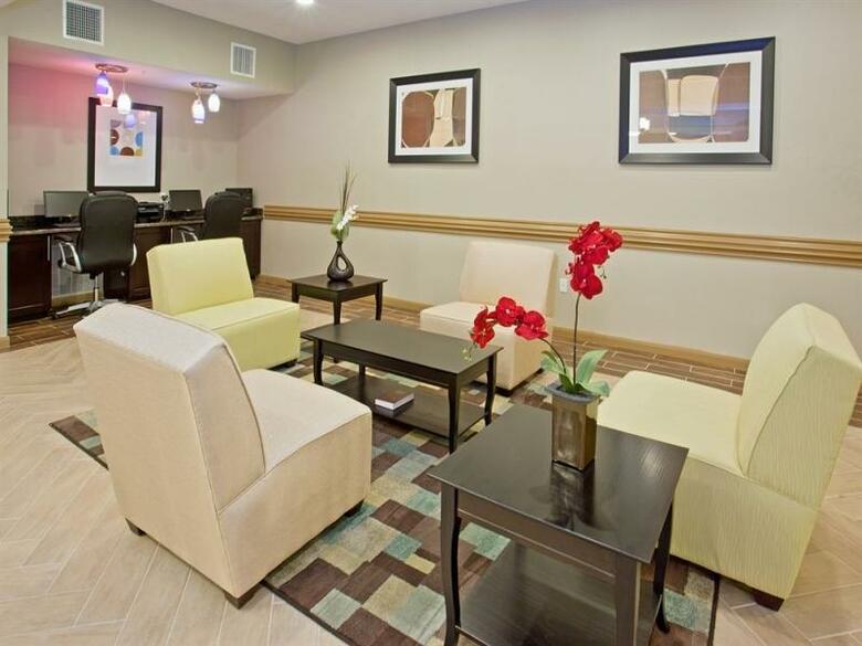 Holiday Inn Express Hotel & Suites Alvarado