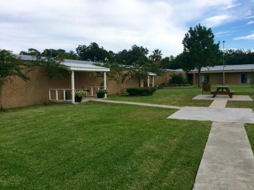 Motel Alvin Extended Stay