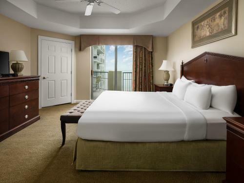 Hotel Royale Palms By Hilton