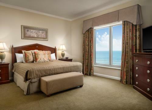 Hotel Royale Palms By Hilton