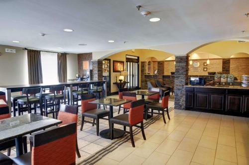 Hotel Comfort Inn And Suites Medical West