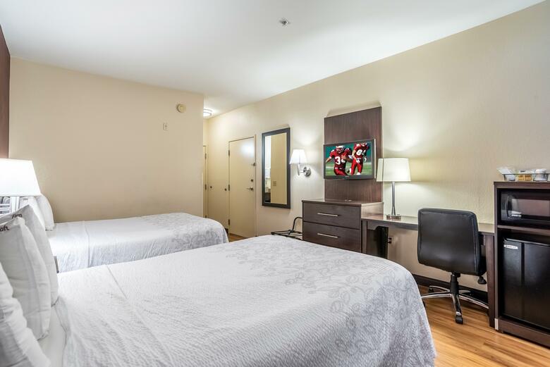 Hotel Red Roof Plus Austin South