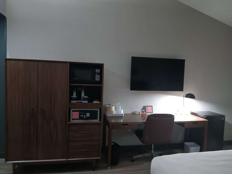 Holiday Inn Express Hotel & Suites Arlington/six Flags Area
