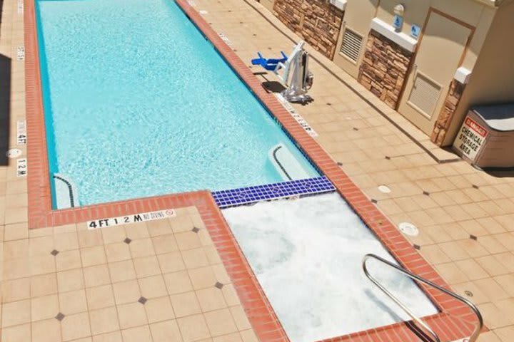 Holiday Inn Express Hotel & Suites Arlington/six Flags Area