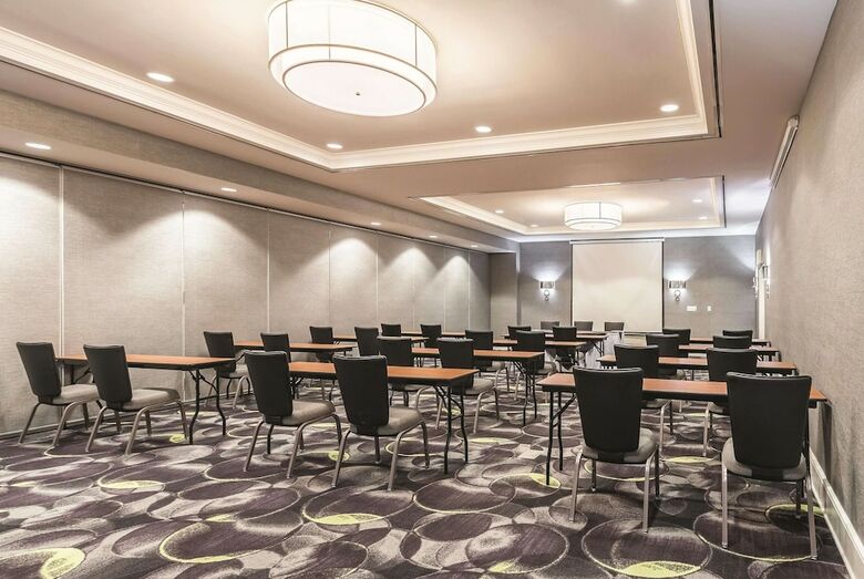 Hotel La Quinta Inn & Suites Arlington North Six Flags Drive