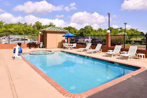 Hotel Quality Inn And Suites Beaumont