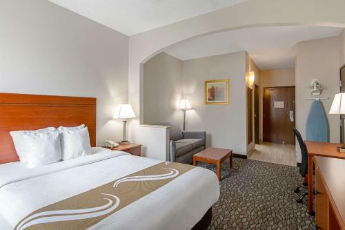 Hotel Quality Suites South Austin