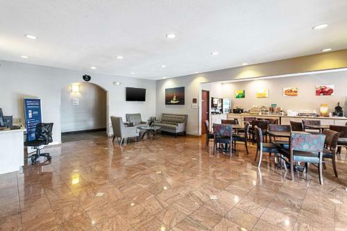 Hotel Quality Suites South Austin