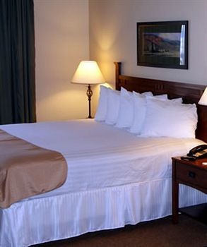 Hotel Bridgeport Suites