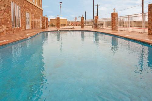 Holiday Inn Express Hotel & Suites Austin South - Buda