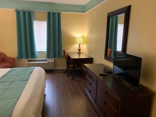 Hotel Deluxe 6 Inn & Suites