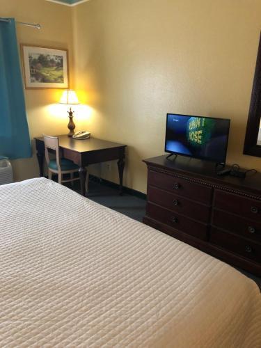 Hotel Deluxe 6 Inn & Suites