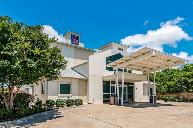 Motel 6 Cleburne