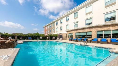 Holiday Inn Express Hotel And Suites Conroe
