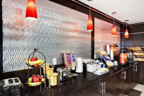 Hotel Days Inn & Suites By Wyndham Conroe North