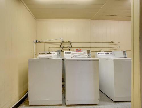 Motel Executive Inn And Suites College Station