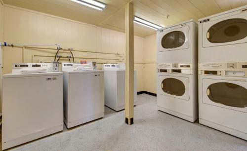 Motel Executive Inn And Suites College Station