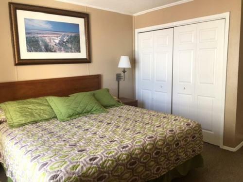 Polynesian Oceanfront Motel