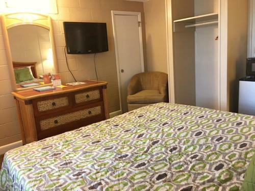 Polynesian Oceanfront Motel